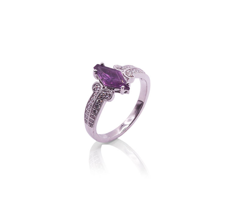 Platinum sapphire ring
