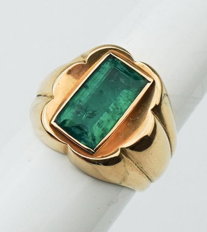 18k yellow gold emerald ring