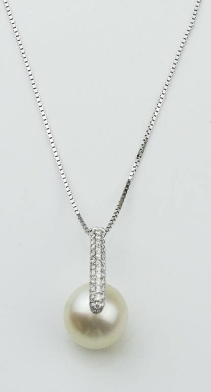 14k white gold South Sea pearl and diamond necklace