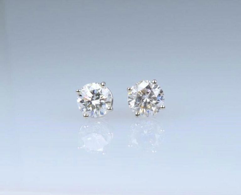 14k white gold diamond stud earrings