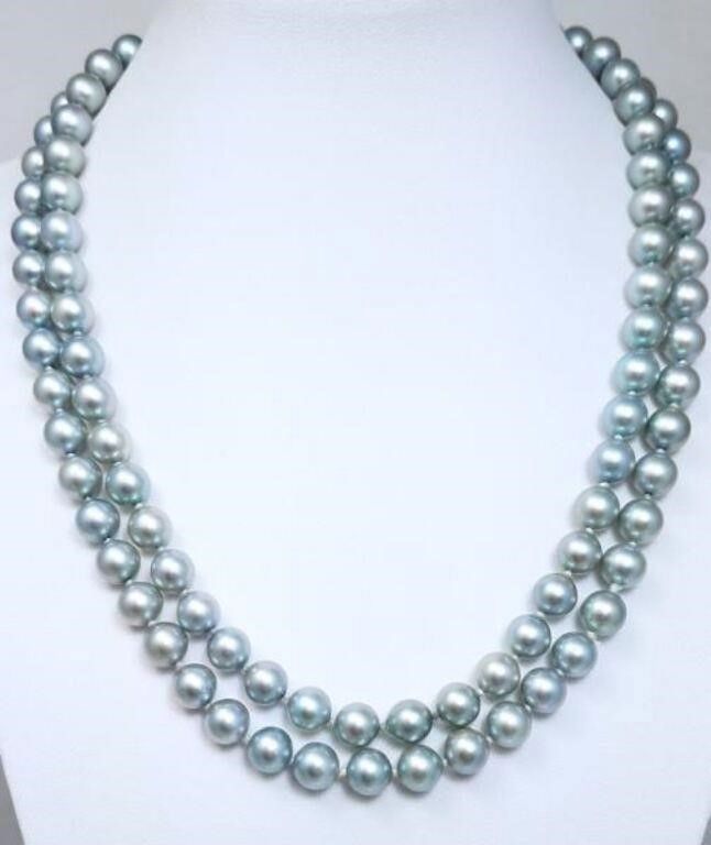 Silver pearl necklace