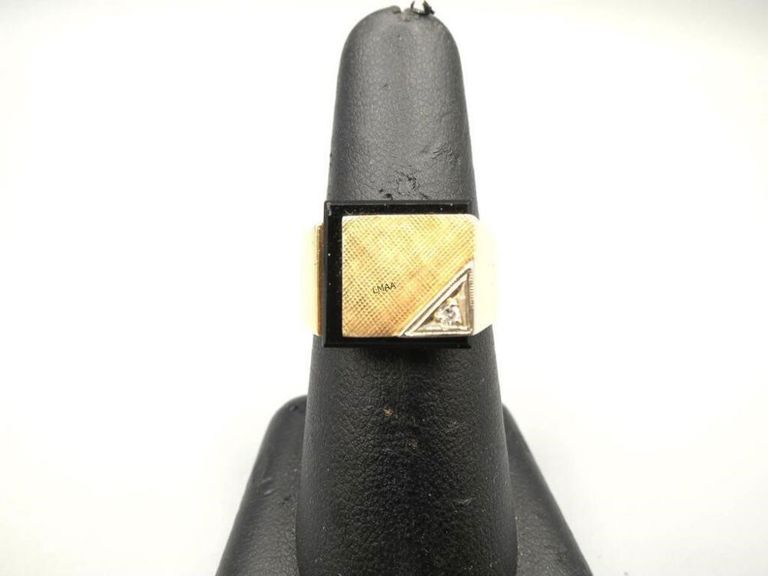 14k yellow gold diamond and black onyx ring