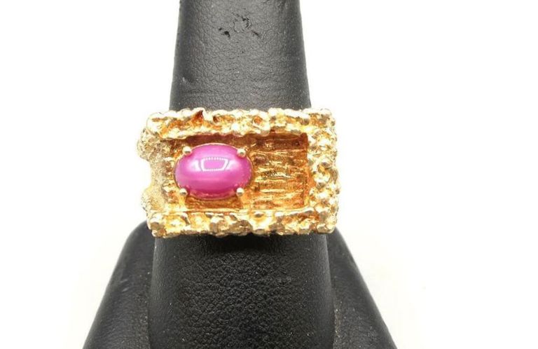 10k yellow gold star ruby ring
