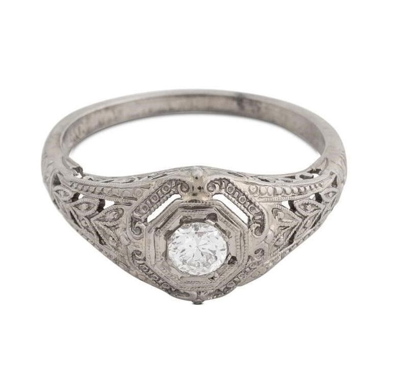 18k white gold solitaire diamond ring