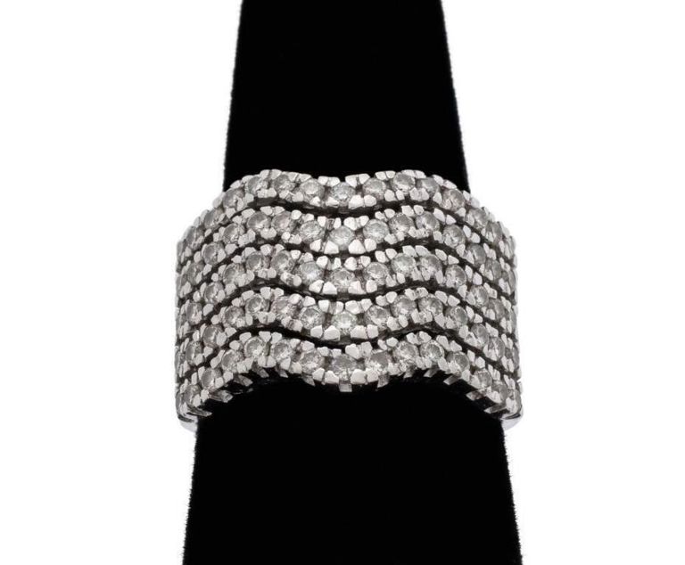 18k white gold diamond ring