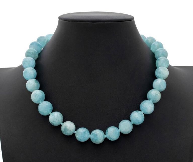 22k yellow gold aquamarine necklace