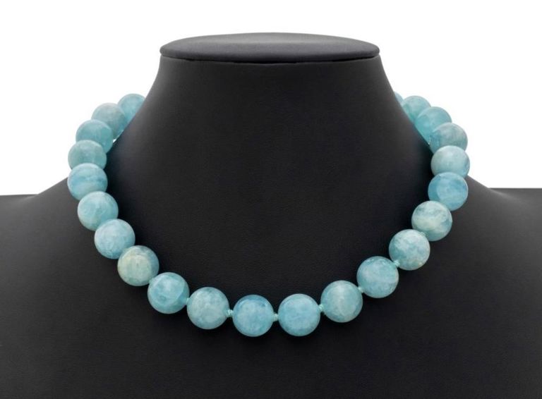 22k yellow gold aquamarine necklace