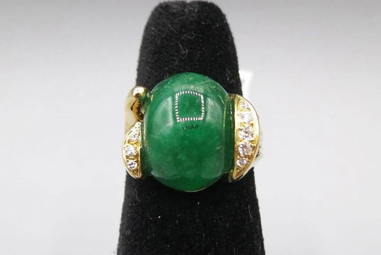 18k yellow gold emerald and diamond ring