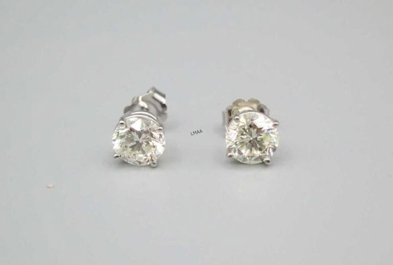 14k white gold diamond stud earrings