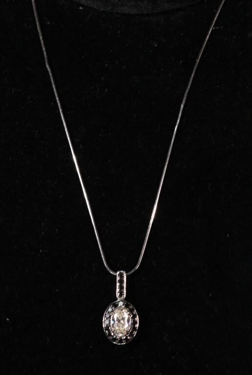 18k white gold diamond pendant on necklace