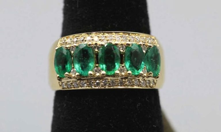 14k yellow gold emerald and diamond ring