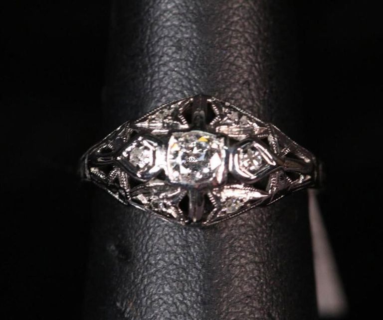 14k white gold diamond ring
