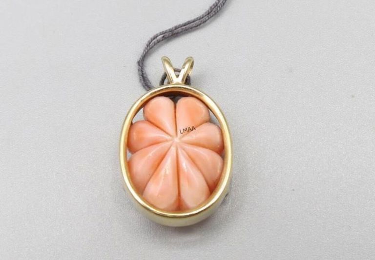 14k yellow gold pink coral pendant