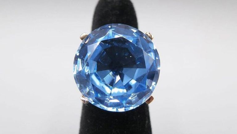 14k yellow gold topaz ring