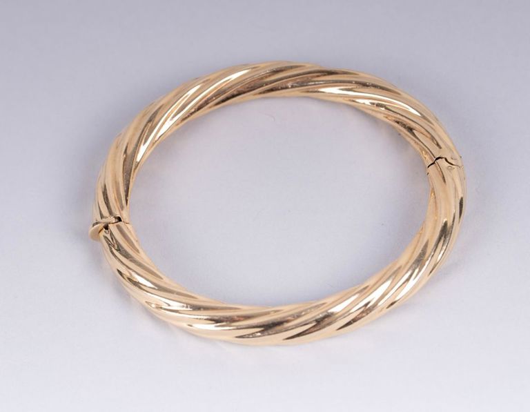 14k gold twisted bangle