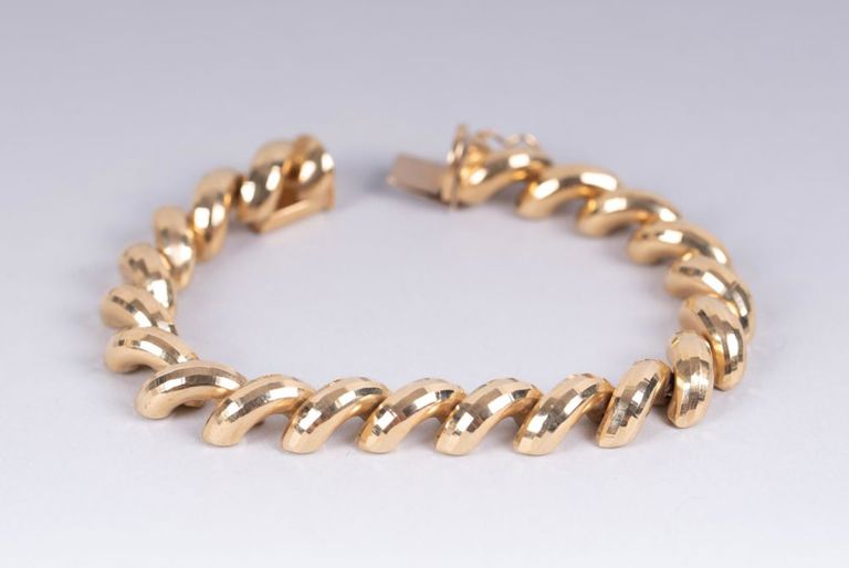 Classic 14k yellow gold bracelet