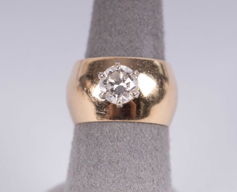 14k gold diamond solitaire ring