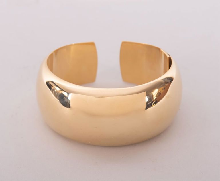 18k yellow gold hinged cuff bracelet