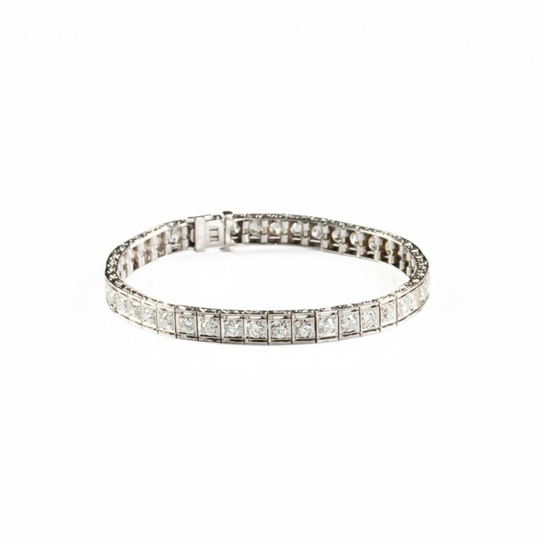 Platinum diamond tennis bracelet