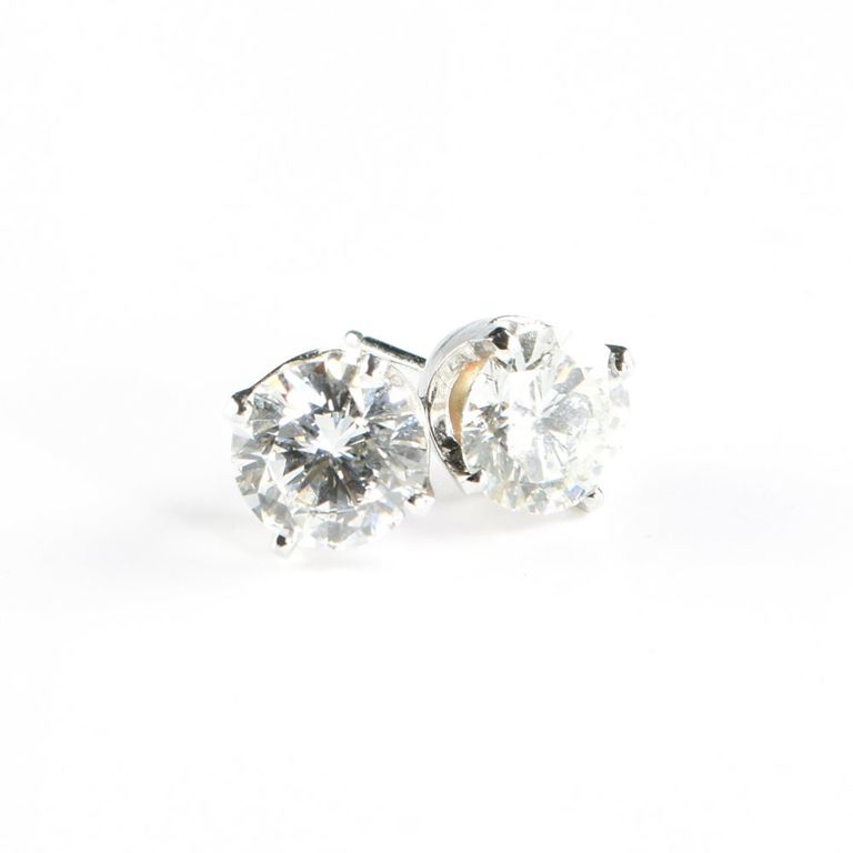 14k white gold diamond stud earrings