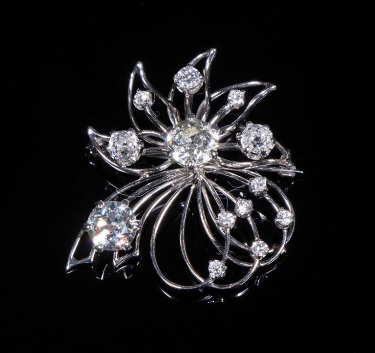 14k white gold diamond brooch