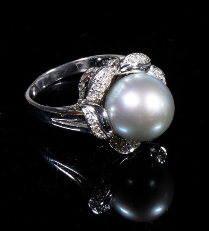 18k white gold pearl and diamond filigree ring