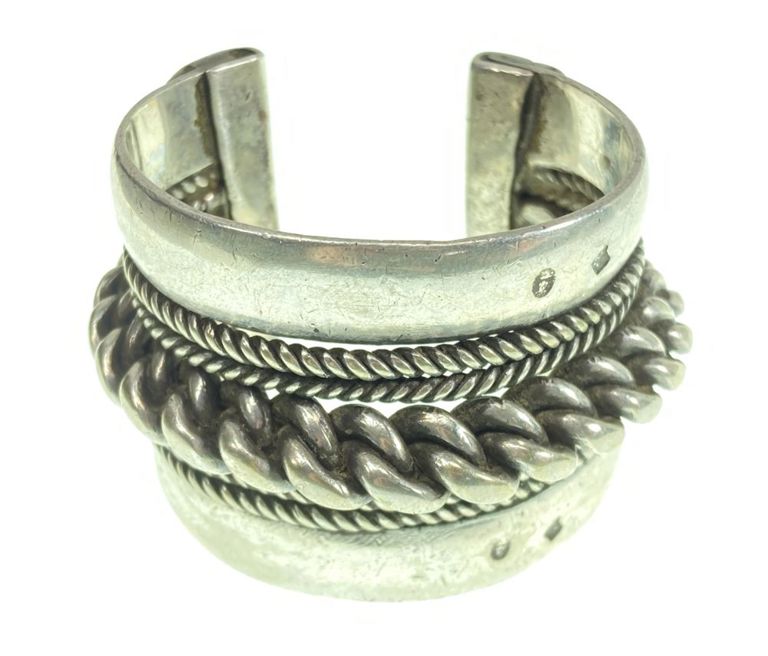 Egyptian Yemen heavy silver cuff bracelet