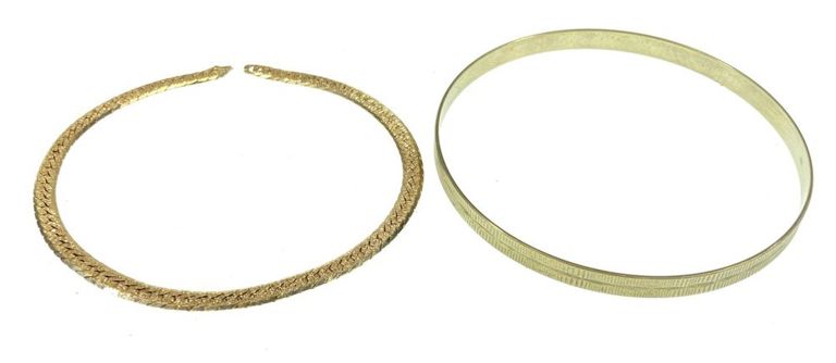 Gold chain links and bracelet