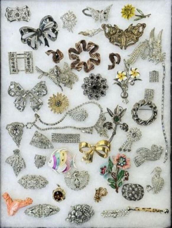 Lot of costume jewelry