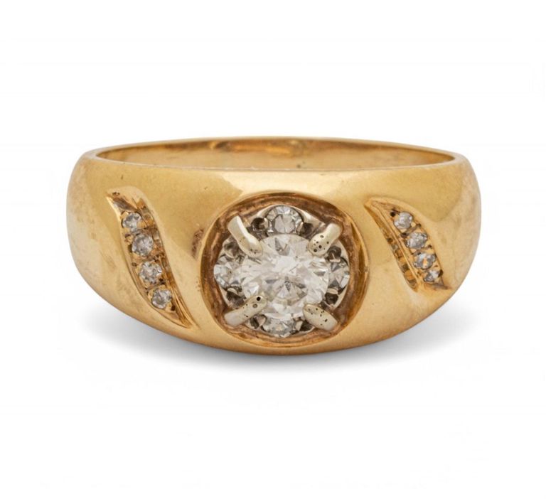Men's yellow gold diamond ring