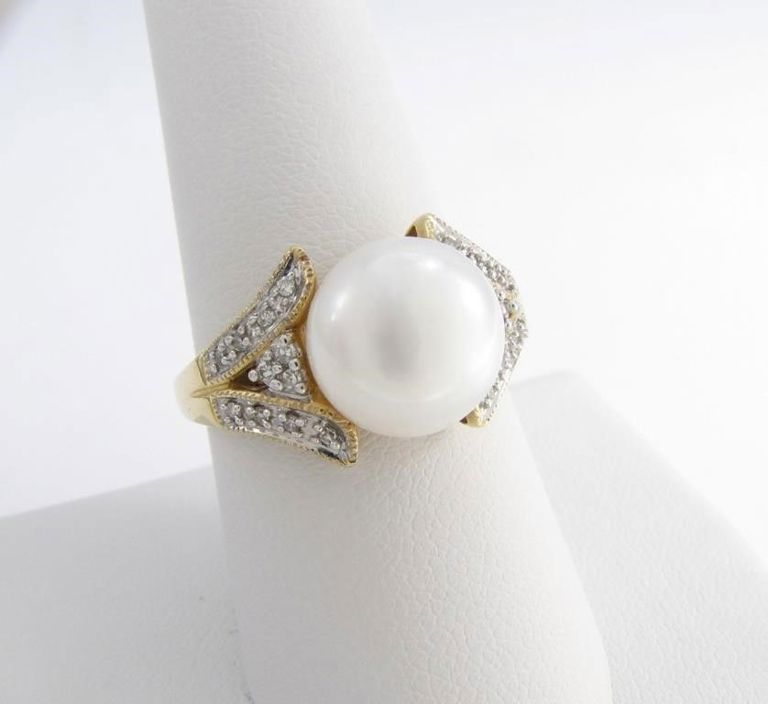 14k yellow gold pearl and diamond ring