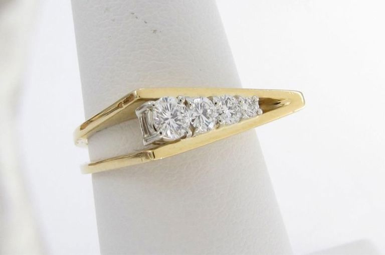 18k white gold diamond ring