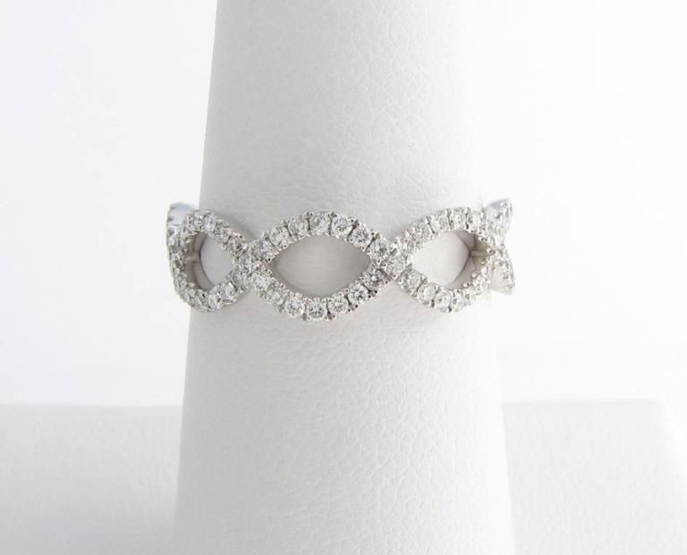14k white gold diamond ring