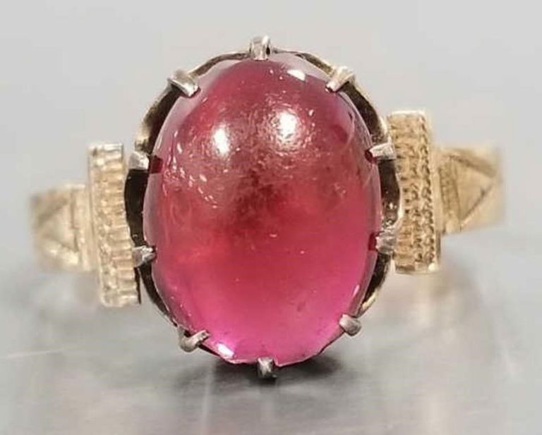 Victorian 14k gold red stone ring