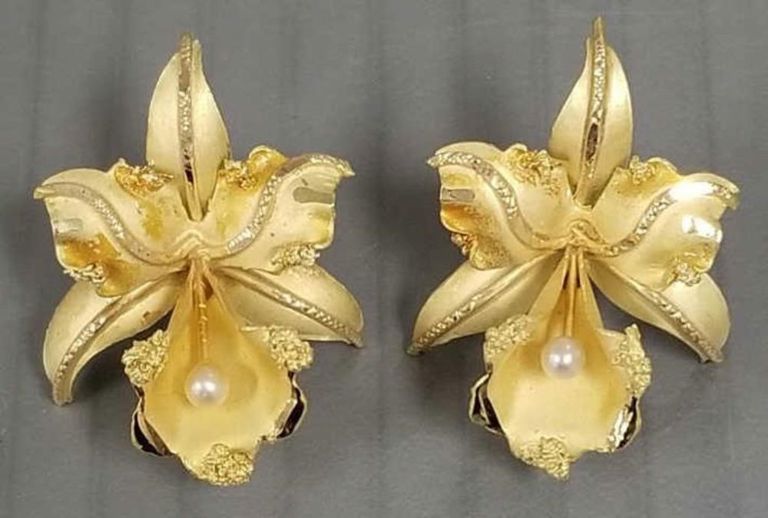 14k gold pearl earrings