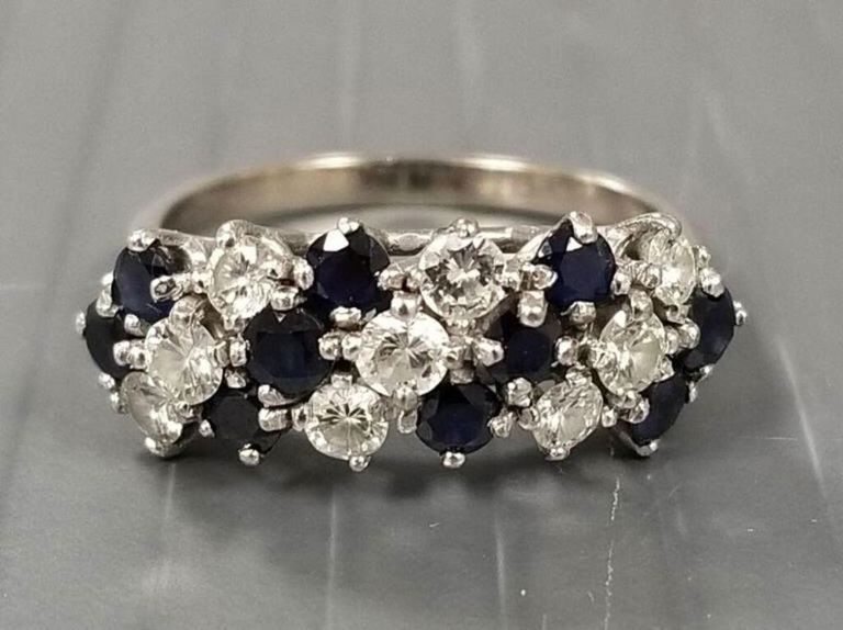 18k white gold sapphire and diamond ring