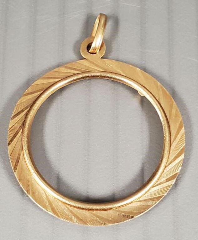 18k gold pendant
