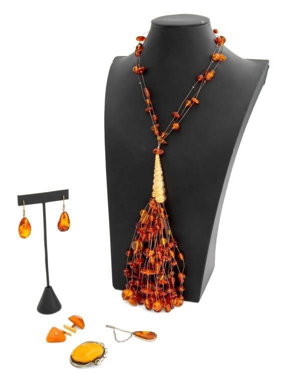 Amber jewelry set