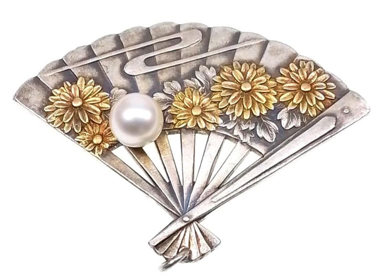 Vintage silver pearl brooch