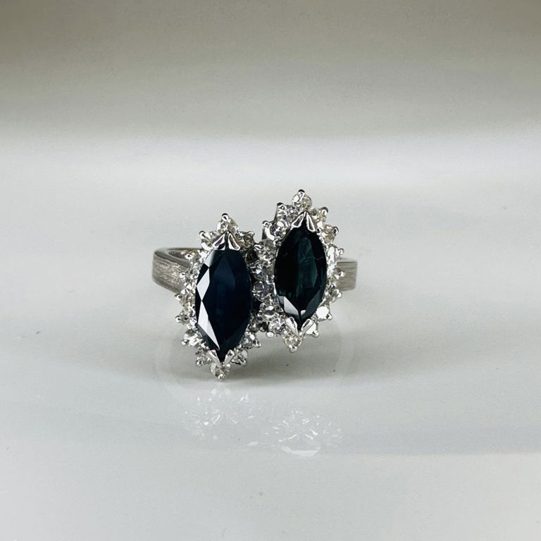 18k white gold sapphire and diamond ring
