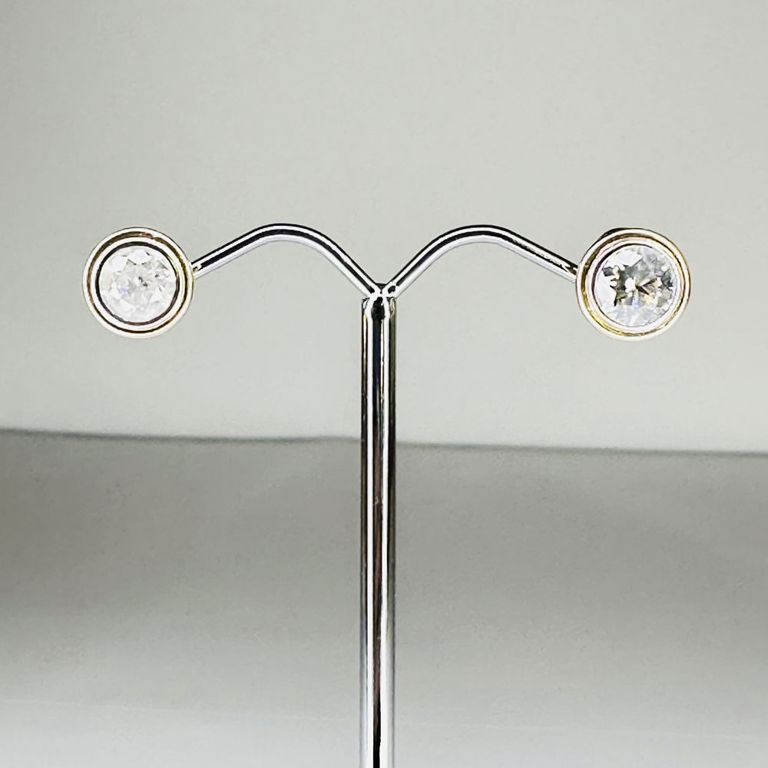 14k yellow gold diamond stud earrings