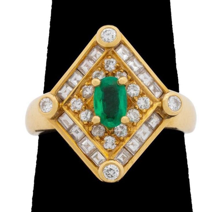 18k yellow gold emerald and diamond ring