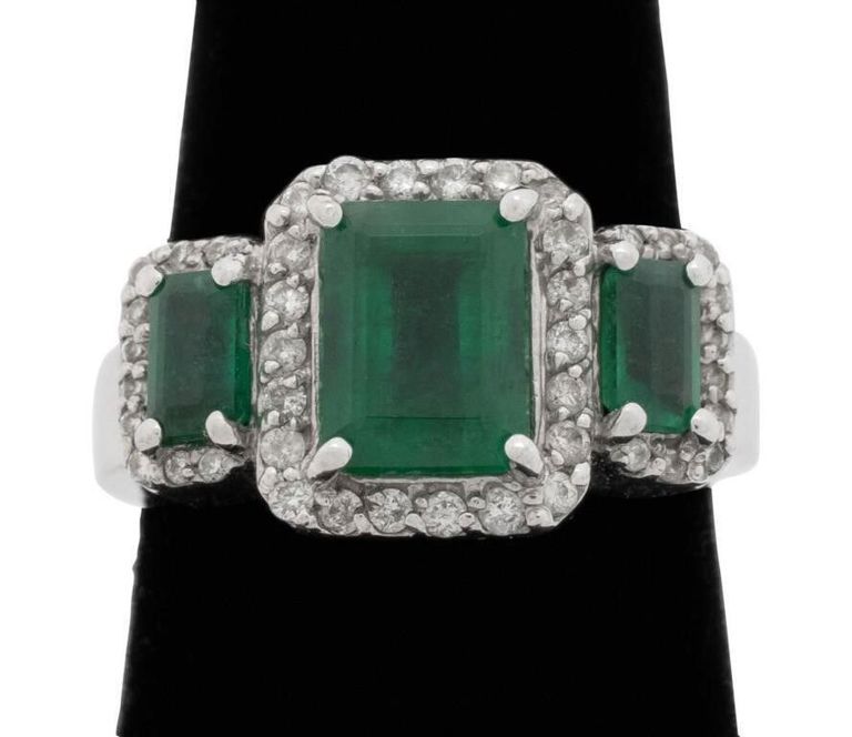 14k white gold emerald and diamond ring