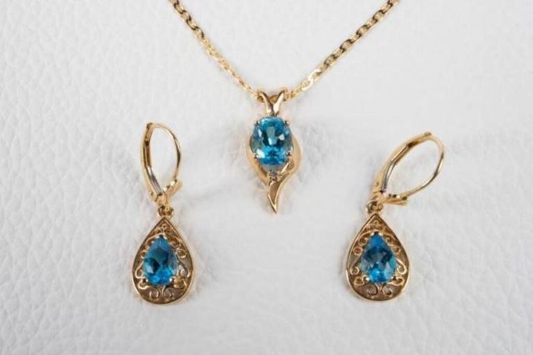 14k gold and topaz necklace and earring set