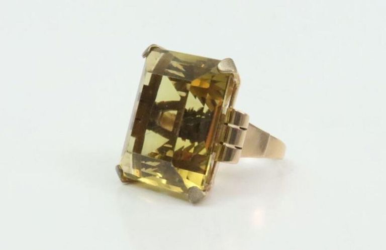 14k gold ring with golden beryl