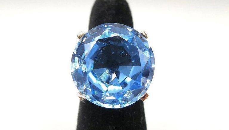14k yellow gold blue topaz ring
