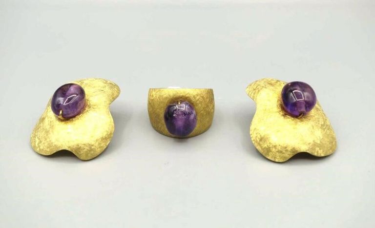 18k yellow gold amethyst ring and matching earrings