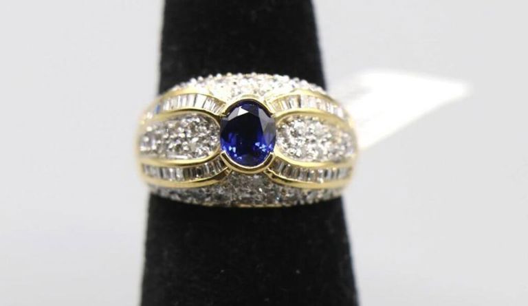 18k yellow gold sapphire and diamond ring