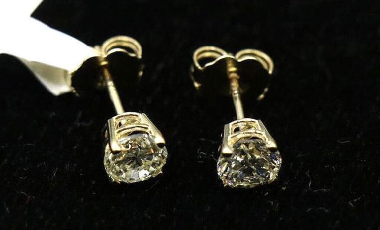 14k yellow gold diamond stud earrings