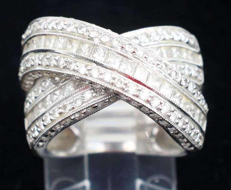 14k white gold diamond crossover ring